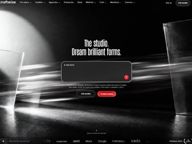 Web de estudio creativo en blanco y negro